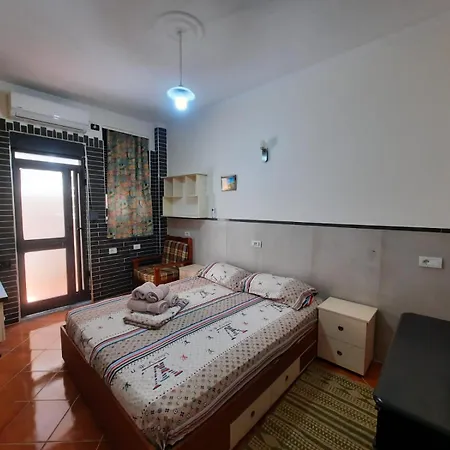 Lovely Appartament 1-4 Gjm Тирана