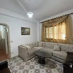 アパート Lovely Appartament 1-4 Gjm