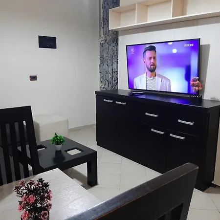 Lovely Appartament 1-4 Gjm アパート *