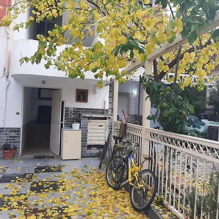 Lovely Appartament 1-4 Gjm * ティラナ